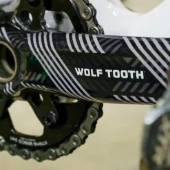 Wolf Tooth Kurbelarmschutz - 190x49,2mm Selbstklebend Folie Schwarz-gemustert -SCHALTWERKE 58644 3